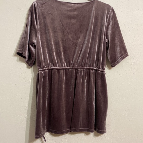 Crosby Velour Top size  large purple/violet, cold shoulder drawstring womens - Picture 6 of 6